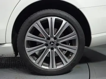 2022 Mercedes-Benz E-Класс с пробегом 28 678 км