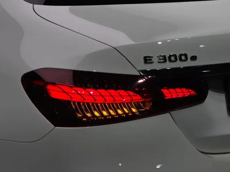 2022 Mercedes-Benz E-Класс с пробегом 28 678 км