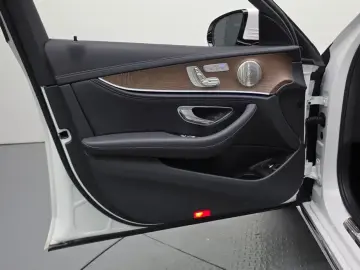 2022 Mercedes-Benz E-Класс с пробегом 28 678 км