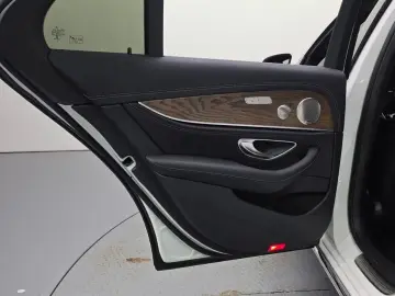 2022 Mercedes-Benz E-Класс с пробегом 28 678 км
