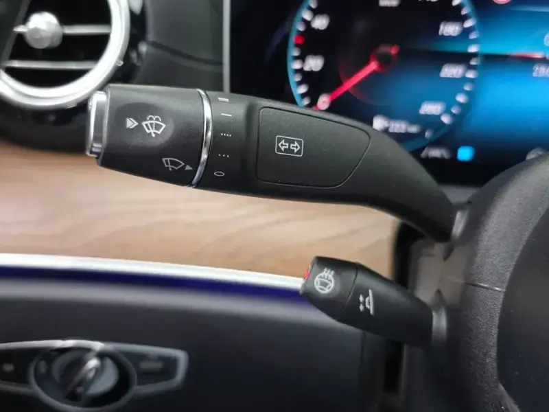 2022 Mercedes-Benz E-Класс с пробегом 28 678 км