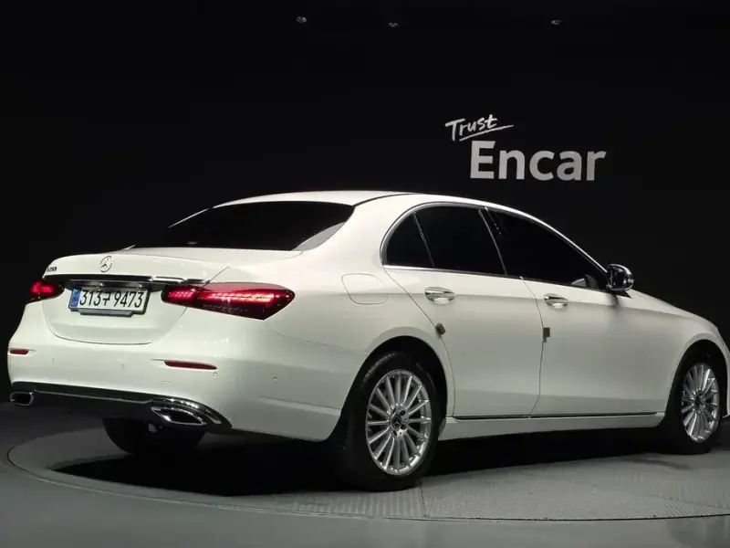 2023 Mercedes-Benz E-Класс с пробегом 31 736 км