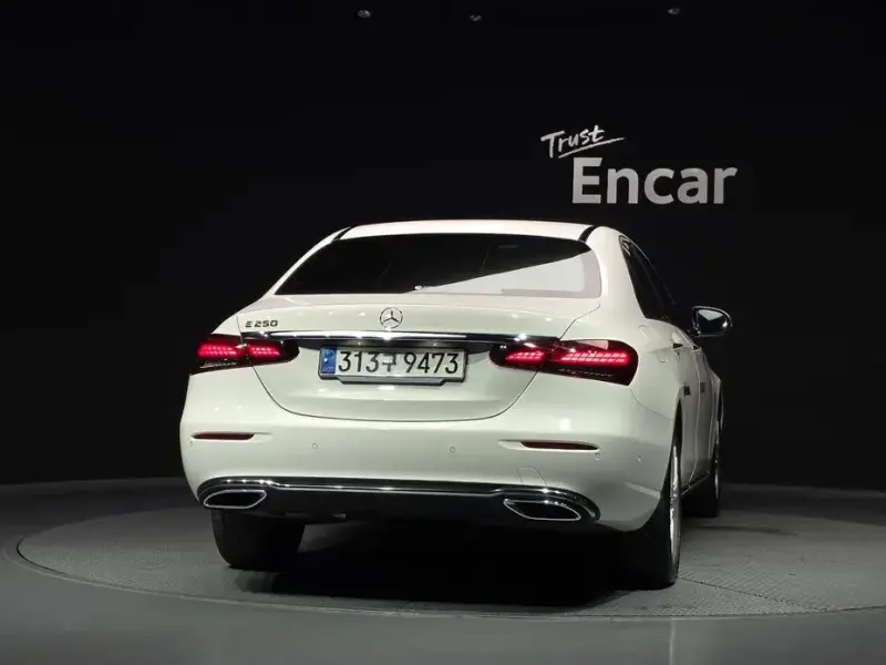 2023 Mercedes-Benz E-Класс с пробегом 31 736 км