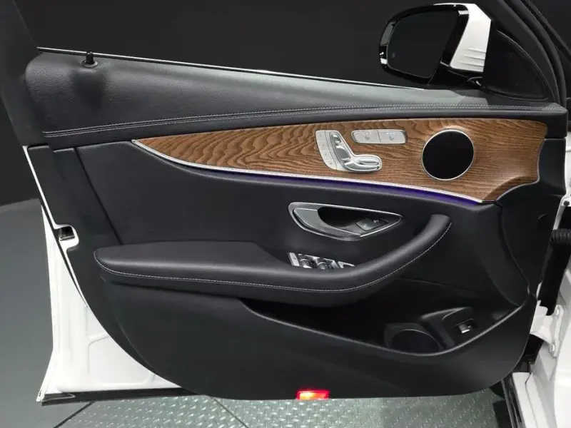 2023 Mercedes-Benz E-Класс с пробегом 31 736 км