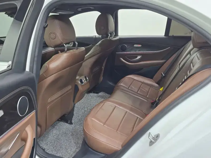 2022 Mercedes-Benz E-Класс с пробегом 13 914 км