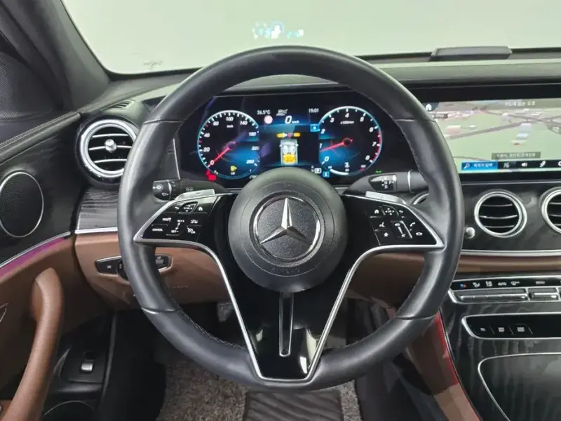 2022 Mercedes-Benz E-Класс с пробегом 13 914 км