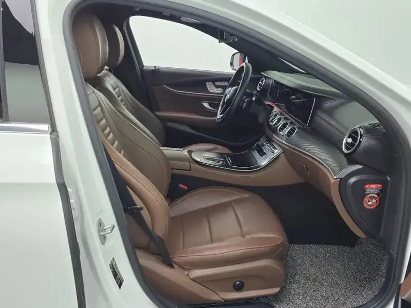 2022 Mercedes-Benz E-Класс с пробегом 13 914 км