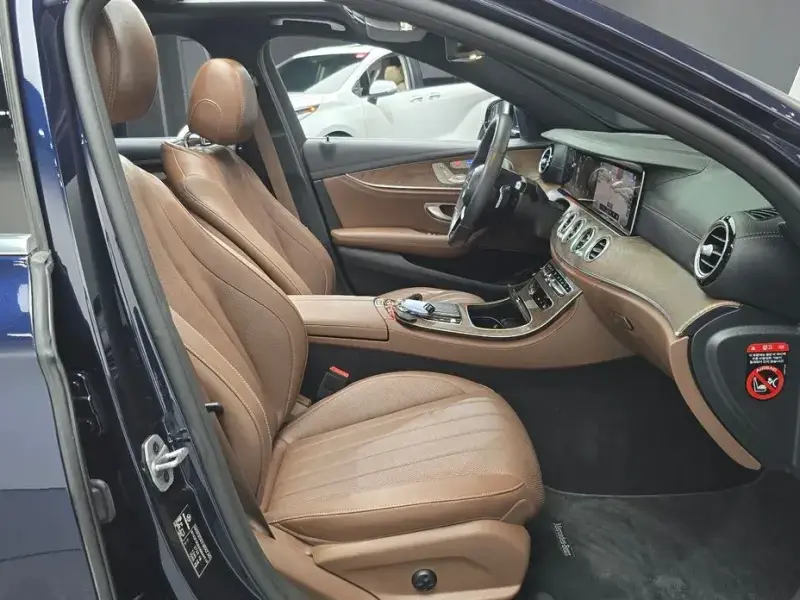 2022 Mercedes-Benz E-Класс с пробегом 56 309 км