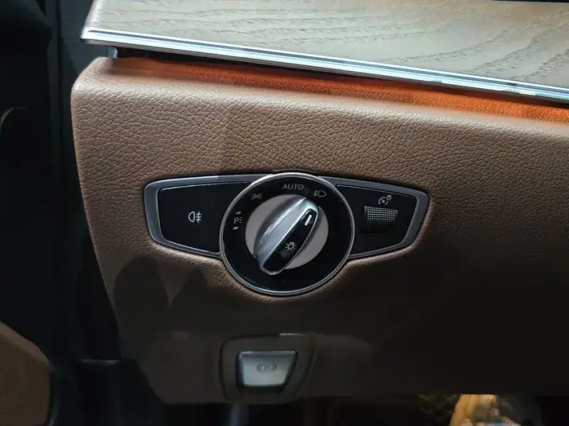 2022 Mercedes-Benz E-Класс с пробегом 56 309 км