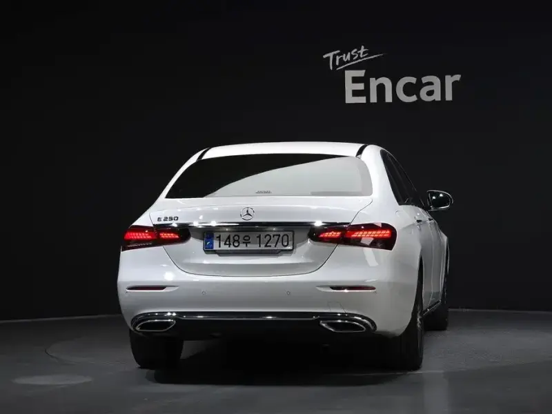 2022 Mercedes-Benz E-Класс с пробегом 55 670 км