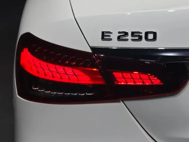 2022 Mercedes-Benz E-Класс с пробегом 55 670 км