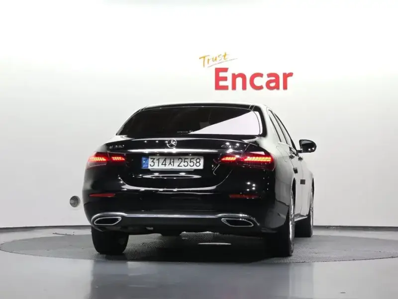 2022 Mercedes-Benz E-Класс с пробегом 57 629 км