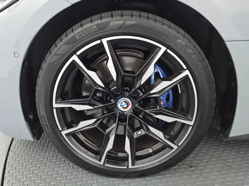 2023 BMW i4 с пробегом 65 191 км