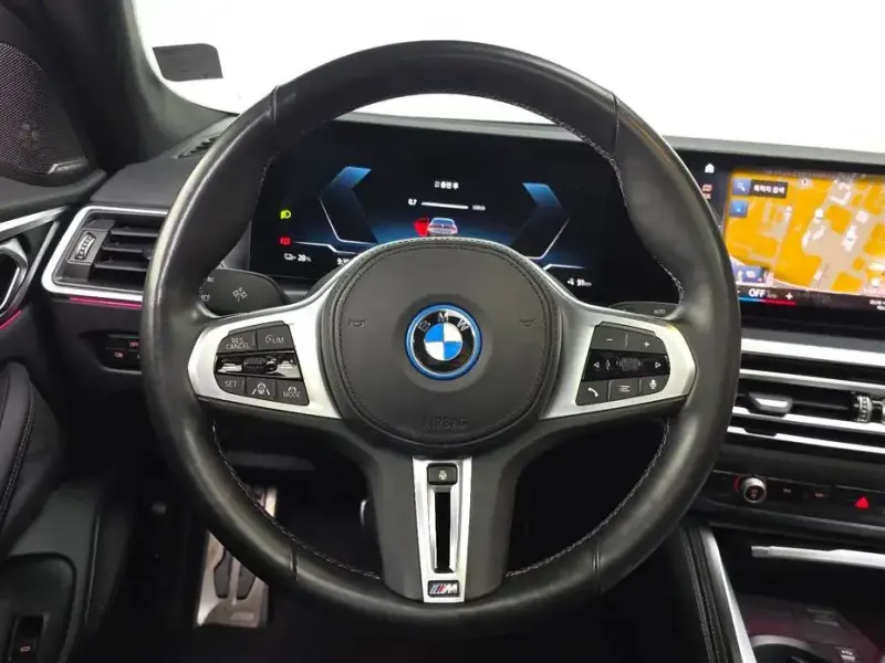 2023 BMW i4 с пробегом 65 191 км