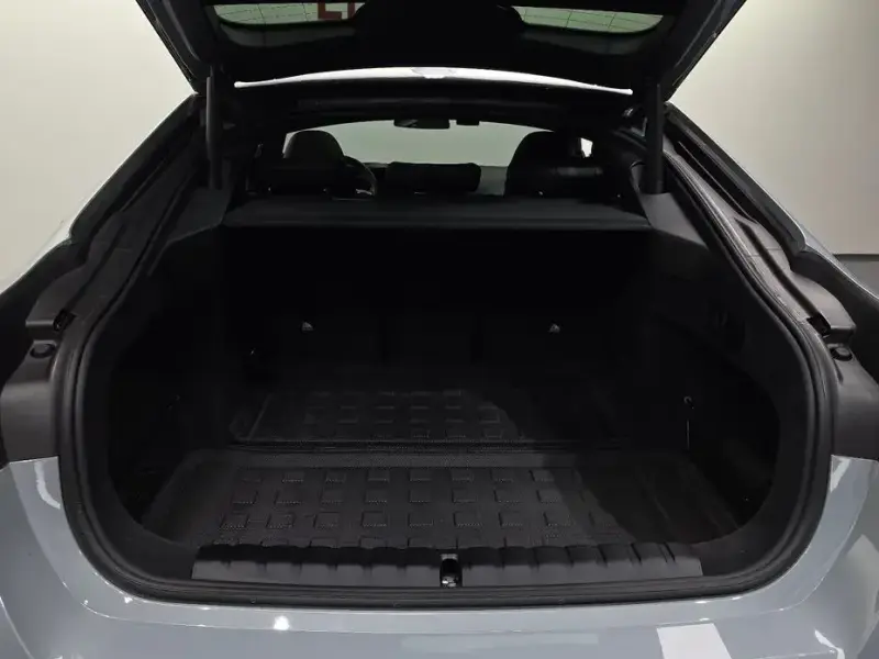 2023 BMW i4 с пробегом 65 191 км
