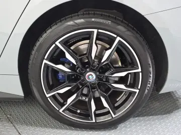 2023 BMW i4 с пробегом 65 191 км