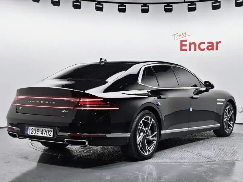 2023 Genesis G90 с пробегом 78 069 км