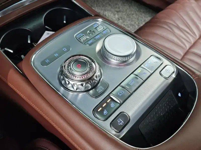 2023 Genesis G90 с пробегом 78 069 км