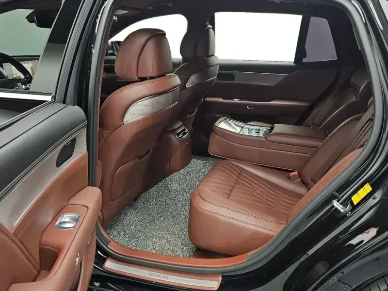 2023 Genesis G90 с пробегом 78 069 км
