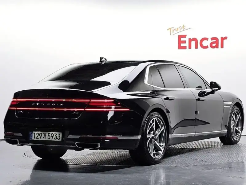 2023 Genesis G90 с пробегом 96 782 км