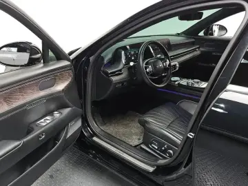 2023 Genesis G90 с пробегом 96 782 км