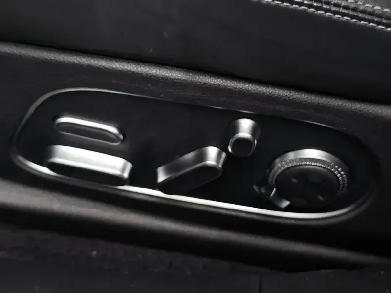 2023 Genesis G90 с пробегом 96 782 км