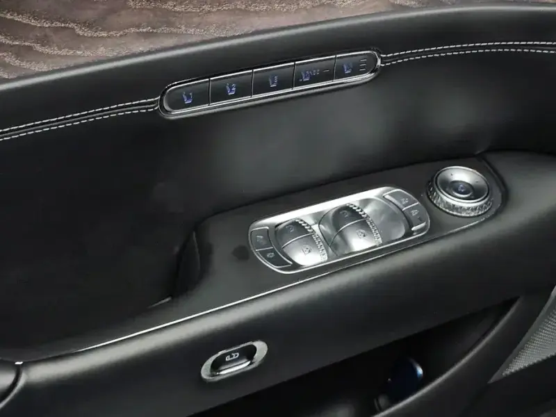 2023 Genesis G90 с пробегом 96 782 км