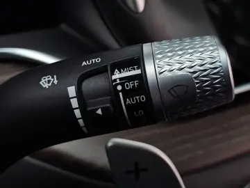 2023 Genesis G90 с пробегом 96 782 км