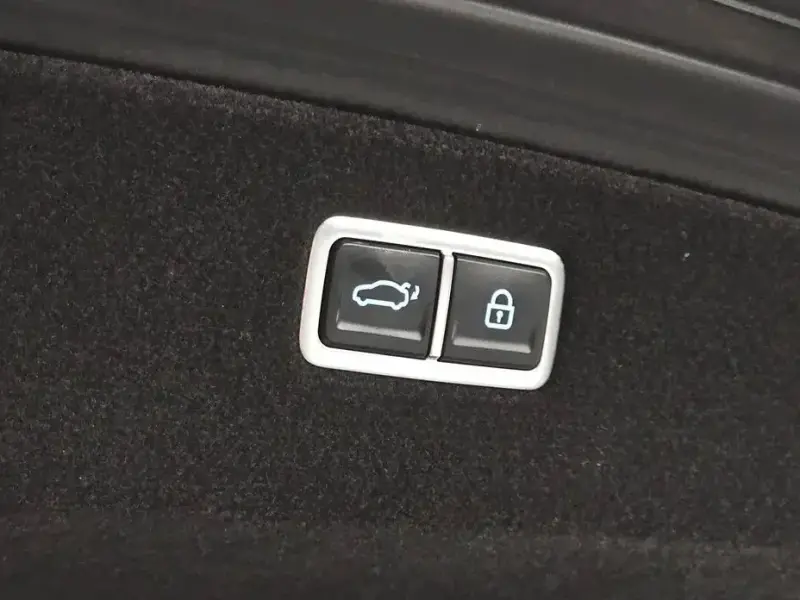 2023 Genesis G90 с пробегом 96 782 км