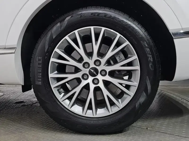 2023 Genesis GV80 с пробегом 42 159 км