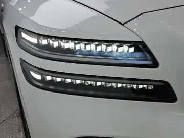 2023 Genesis GV80 с пробегом 42 159 км