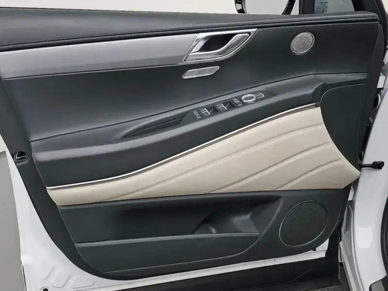 2023 Genesis GV80 с пробегом 42 159 км