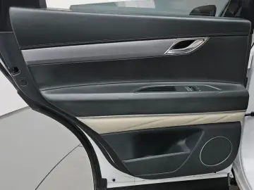 2023 Genesis GV80 с пробегом 42 159 км