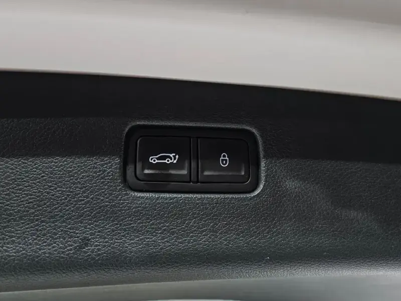 2023 Genesis GV80 с пробегом 42 159 км