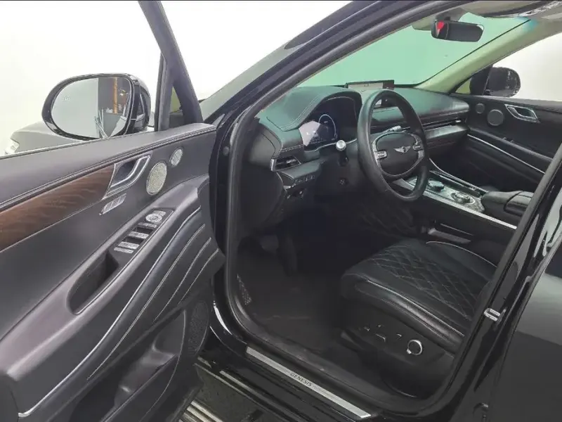 2023 Genesis GV80 с пробегом 94 353 км