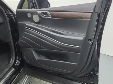 2023 Genesis GV80 с пробегом 94 353 км