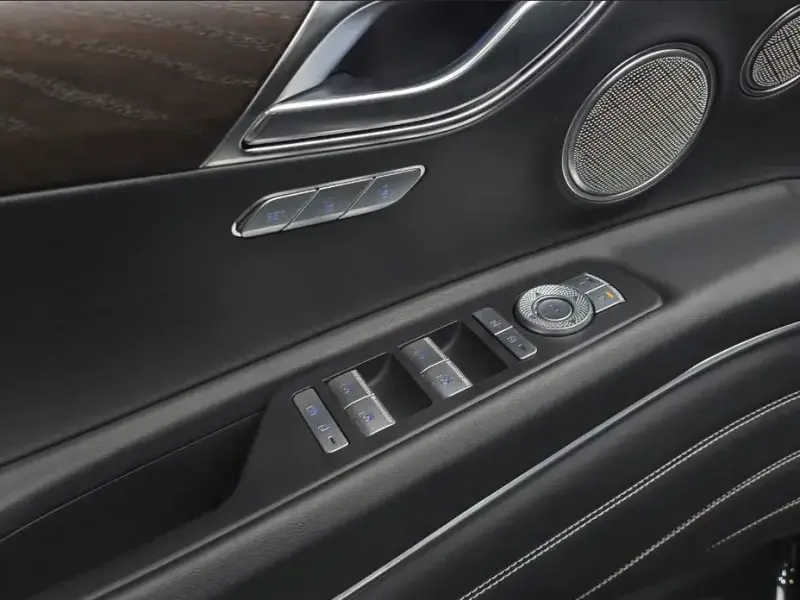 2023 Genesis GV80 с пробегом 94 353 км