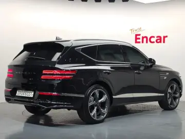2023 Genesis GV80 с пробегом 28 902 км