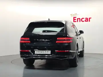 2023 Genesis GV80 с пробегом 28 902 км