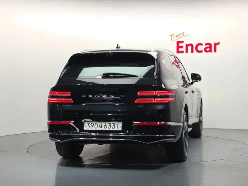 2023 Genesis GV80 с пробегом 28 902 км