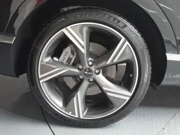2023 Genesis GV80 с пробегом 28 902 км