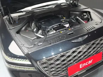2023 Genesis GV80 с пробегом 28 902 км
