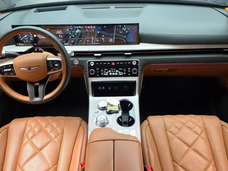 2023 Genesis GV80 с пробегом 28 902 км