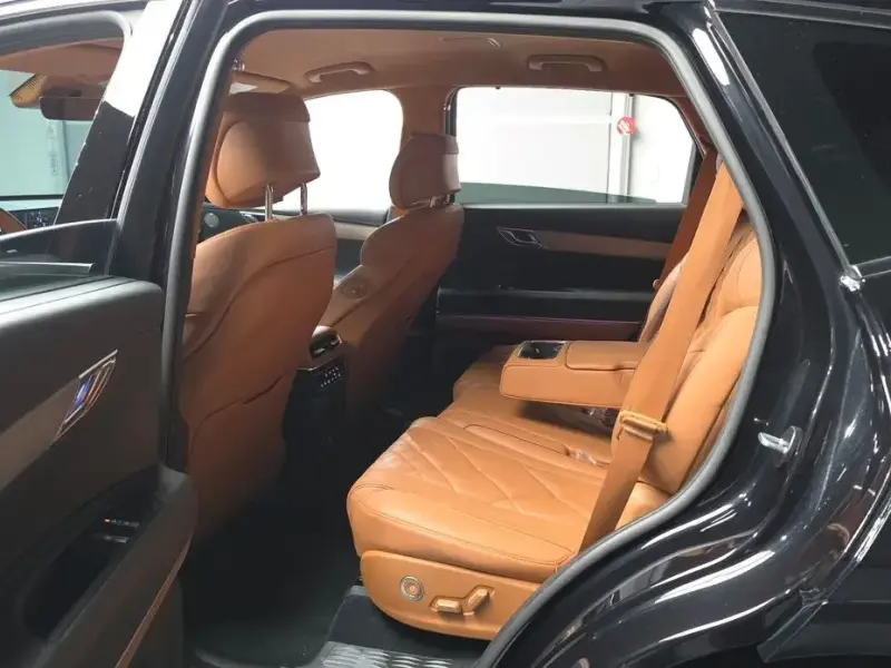 2023 Genesis GV80 с пробегом 28 902 км