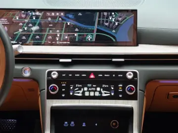 2023 Genesis GV80 с пробегом 28 902 км