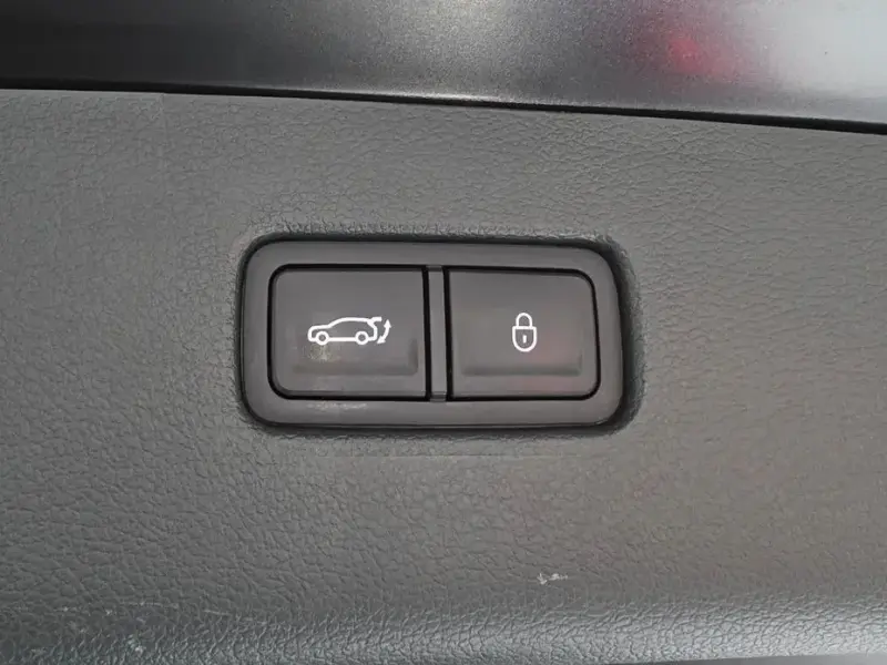 2023 Genesis GV80 с пробегом 28 902 км