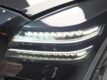 2023 Genesis GV80 с пробегом 28 902 км