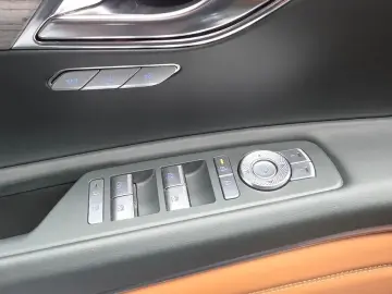 2023 Genesis GV80 с пробегом 28 902 км