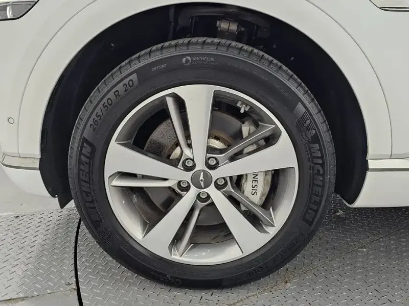 2023 Genesis GV80 с пробегом 60 746 км