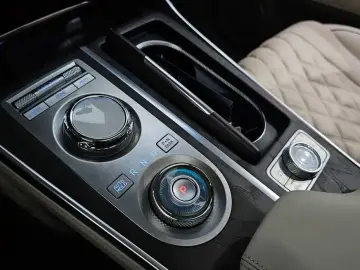 2023 Genesis GV80 с пробегом 60 746 км